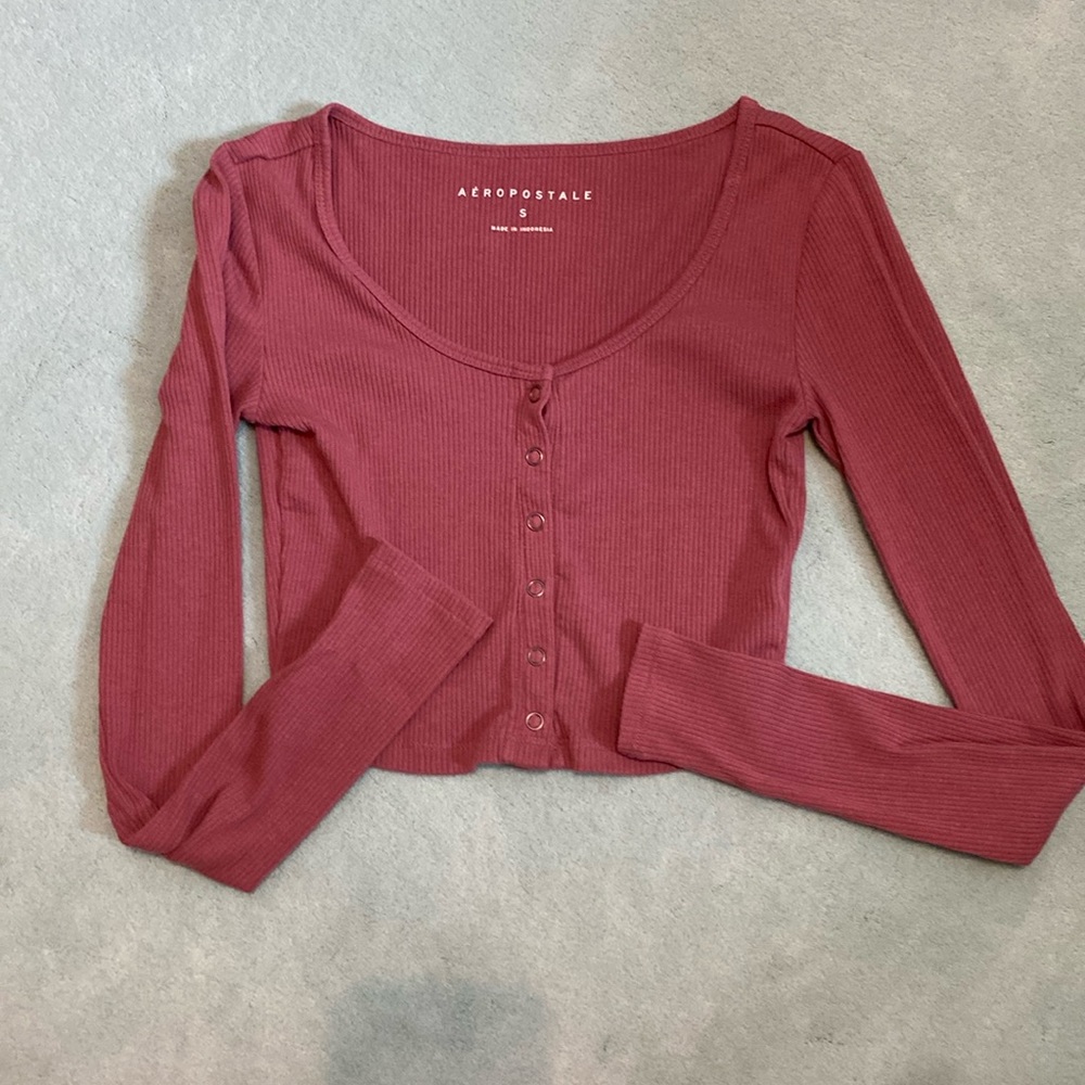 Long sleeved Aeropostale size small, perfect condition.